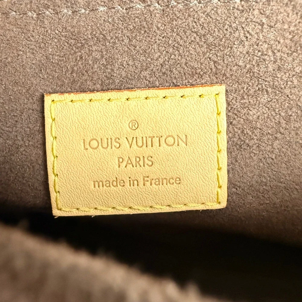 Louis Vuitton Pochette Metis Brown Monogram Canvas Crossbody Satchel Classic